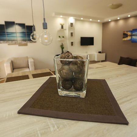 Modern Apartment With Free Parking Novi Sad Dış mekan fotoğraf